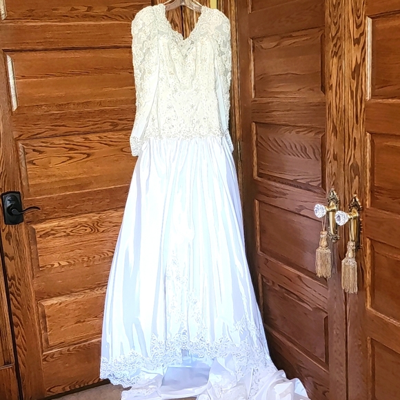 Vintage Victorian wedding gown NWT size 10 long train sold as is - Picture 1 of 13